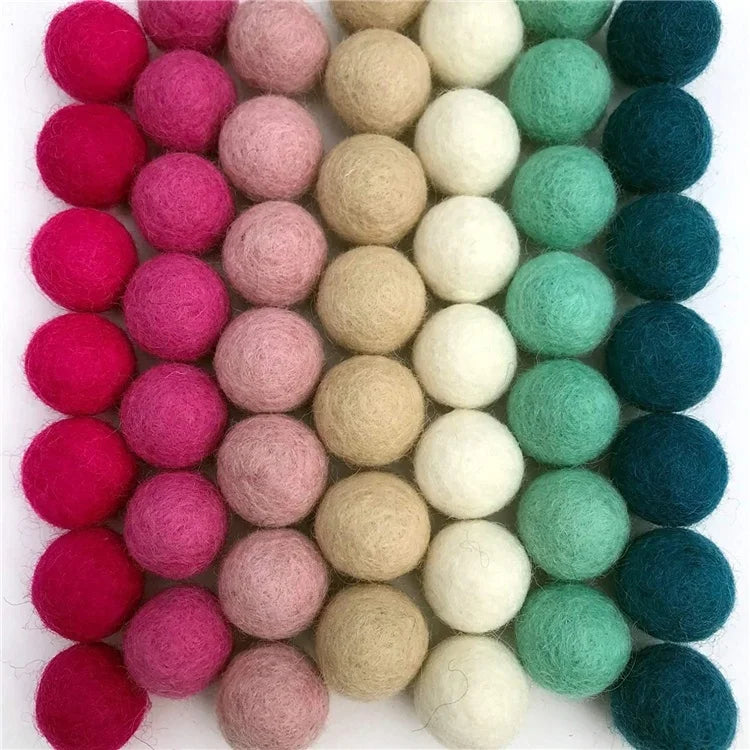 100% Handmade Natural  Wool Felt Balls Pom Poms 2.5 Centimeters