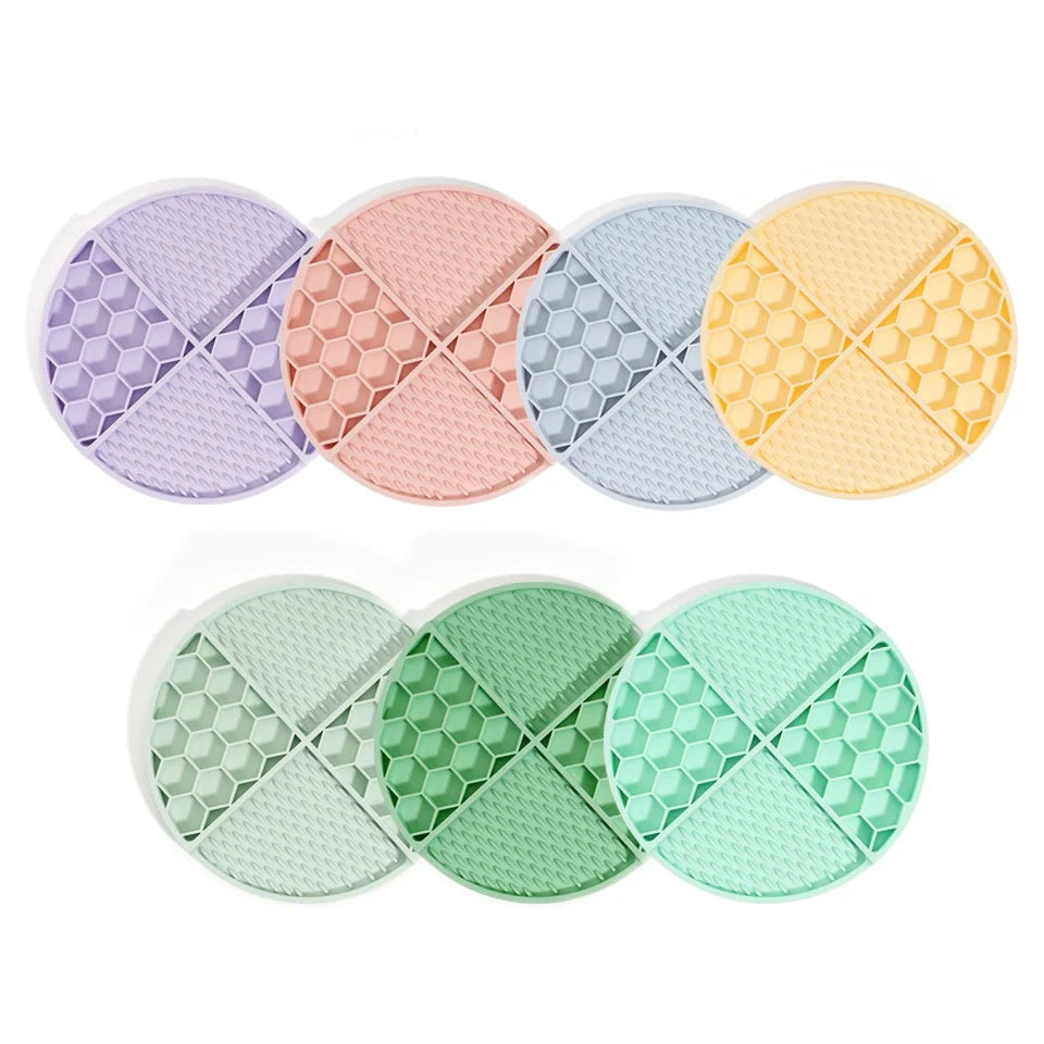 Honeycomb Eco-Friendly Solid PC Pet Slow Feeder Bowl Anti-Choke Dog Lick Pad Silicone Suction Cup Food Mat Slow Eating Pup