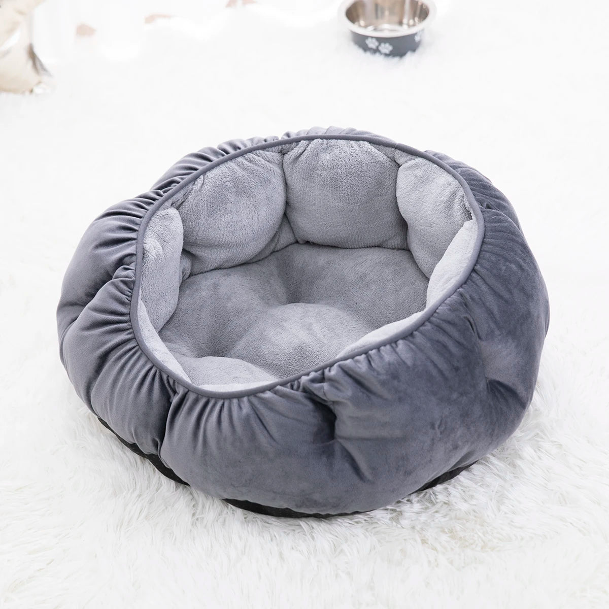 Luxury Soft Cotton Fluffy New Design Sleeping Sofa Bed for Cats & Dogs Waterproof  Anti-slip Round Design Pet Bed Accessory