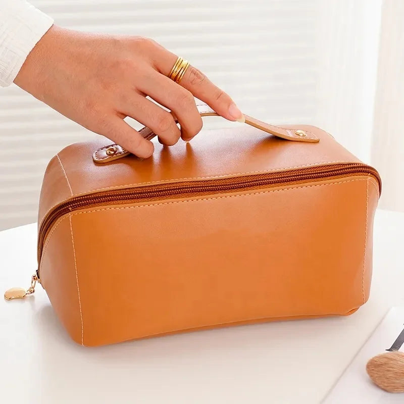 Popular Beauty Bags Women Handbags Ladies Convenient to Carry Travel Woman Bag PU Cosmetic Bag With Logo