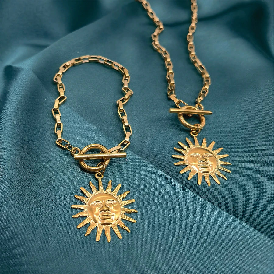 HWASAN Brand Private Label  Waterproof and Stylish PVD Gold Plated Stainless Steel Sun Shape Necklace Jewelry