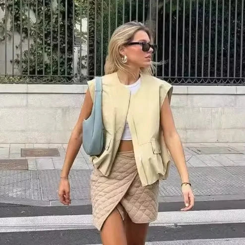 2024 New Arrival Women's Sleeveless Y2K Tank Top Vest Cargo Pocket Zipper Breathable Leisure Cardigan Loose Fit Casual Style