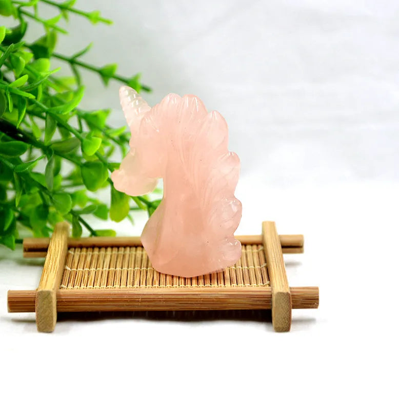 Huiying Wholesale Lifelike Hand Carved Gemstone Horse Crystal Animal Figurine 50*50*20mm Rose Quartz Carving Crafts