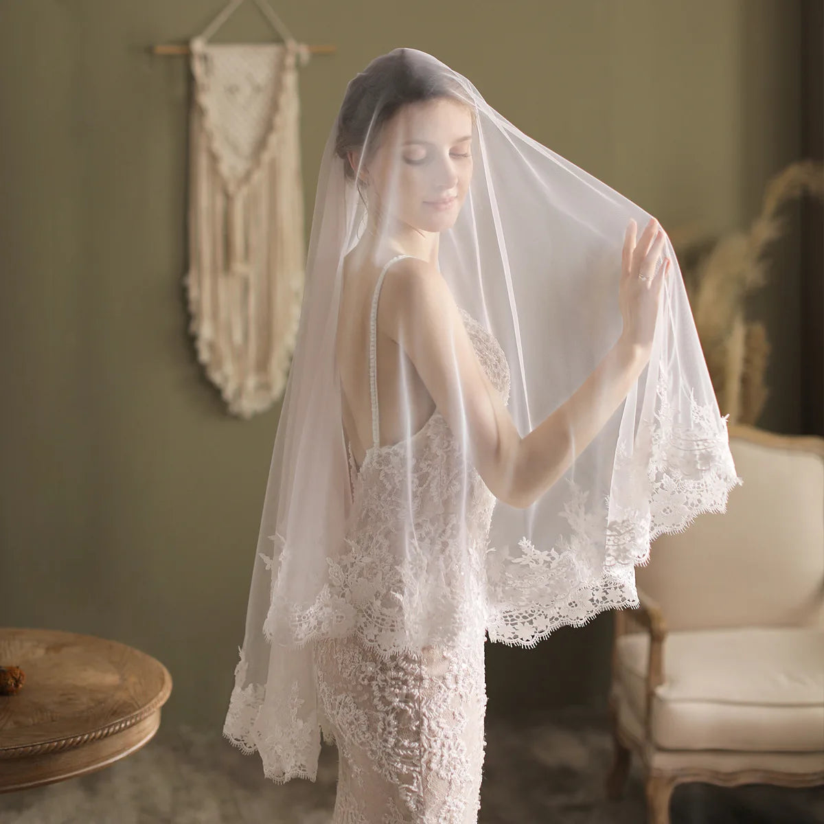 IVANHOE Bride Wedding Lace Lace White Luxury Bride Veil with Metal Hair Comb
