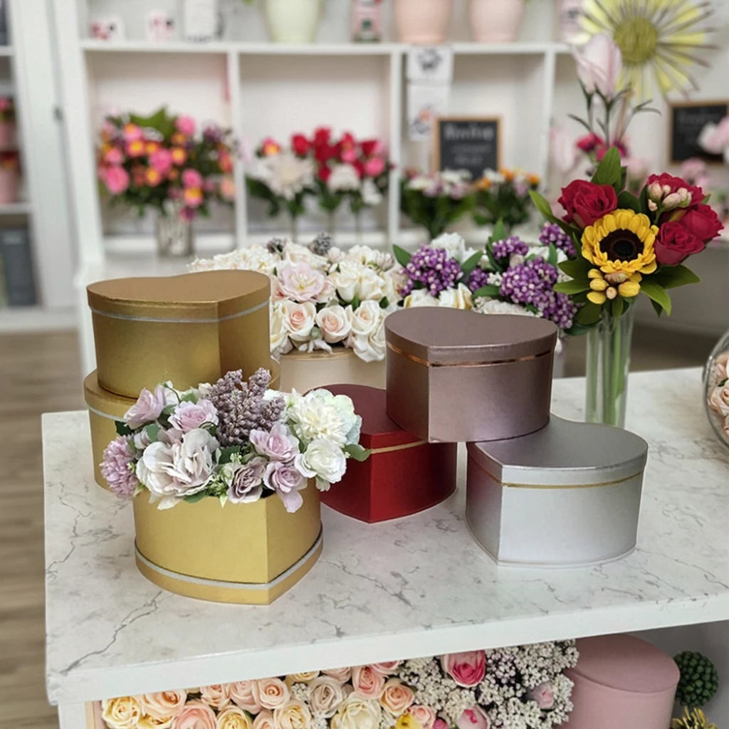 High Quality in Stock Metal Paper Gift Box Heart-Shaped Gift Packaging Box 3 Piece Set Heart Packaging Rose Flower Box