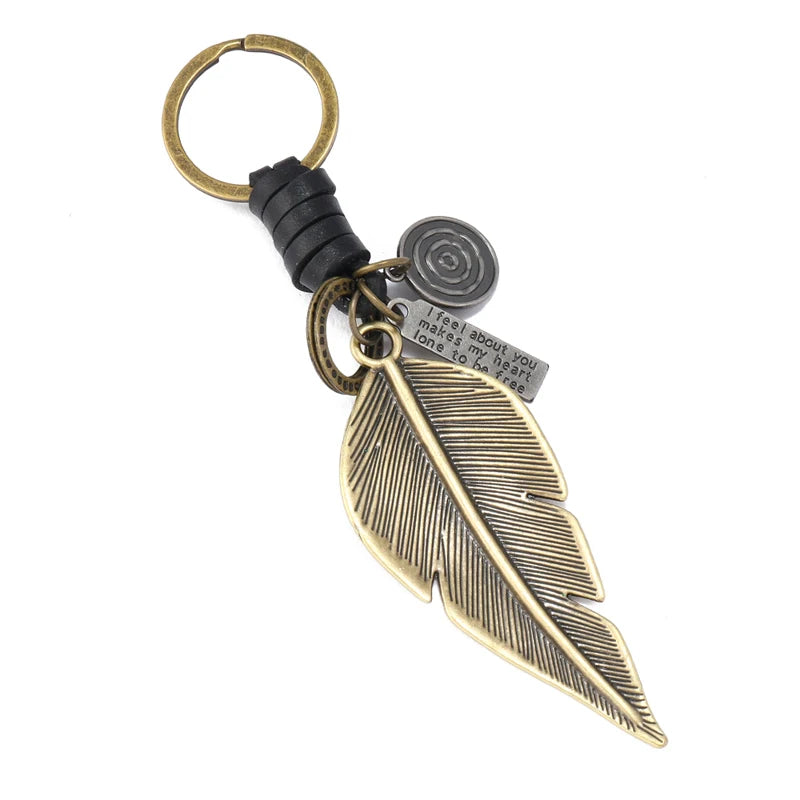 New Vintage Metal Leaf Pendant Keychains Unisex Fashionable Alloy Jewelry Cute Novelty Gifts for Men Women Children