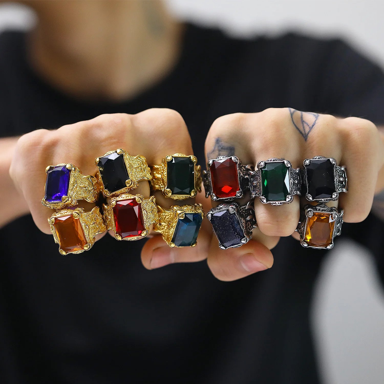 Atila Luxury Dubai Classic Titanium 18k Gold PVD Plated Men Women Rings Claw Setting Green Colorful Diamond