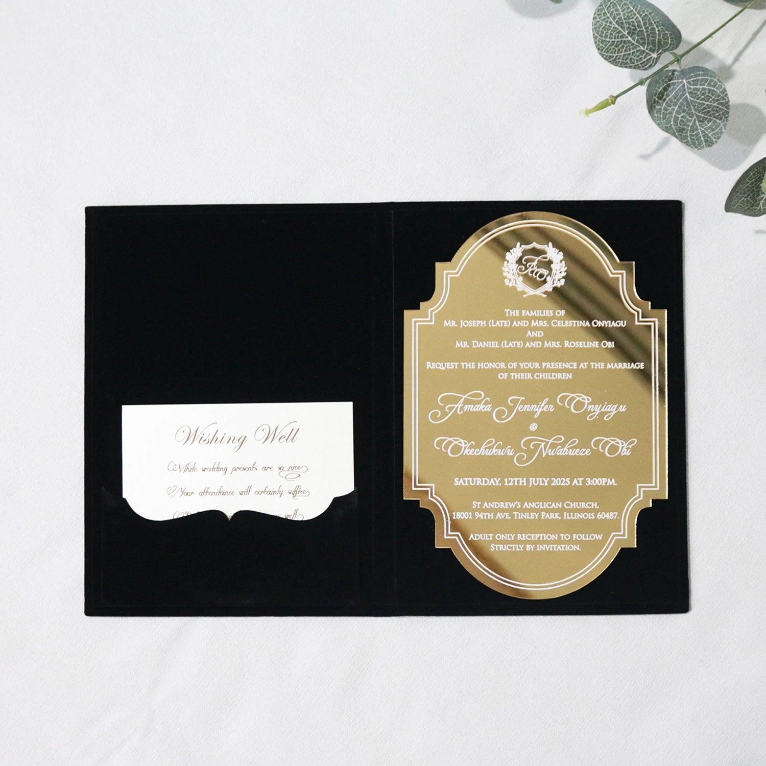 Luxury Custom Hardcover Velvet Booklet Wedding Invitation with Gold Mirror Acrylic RSVP Card Pocket Gold Foil Black Envelope