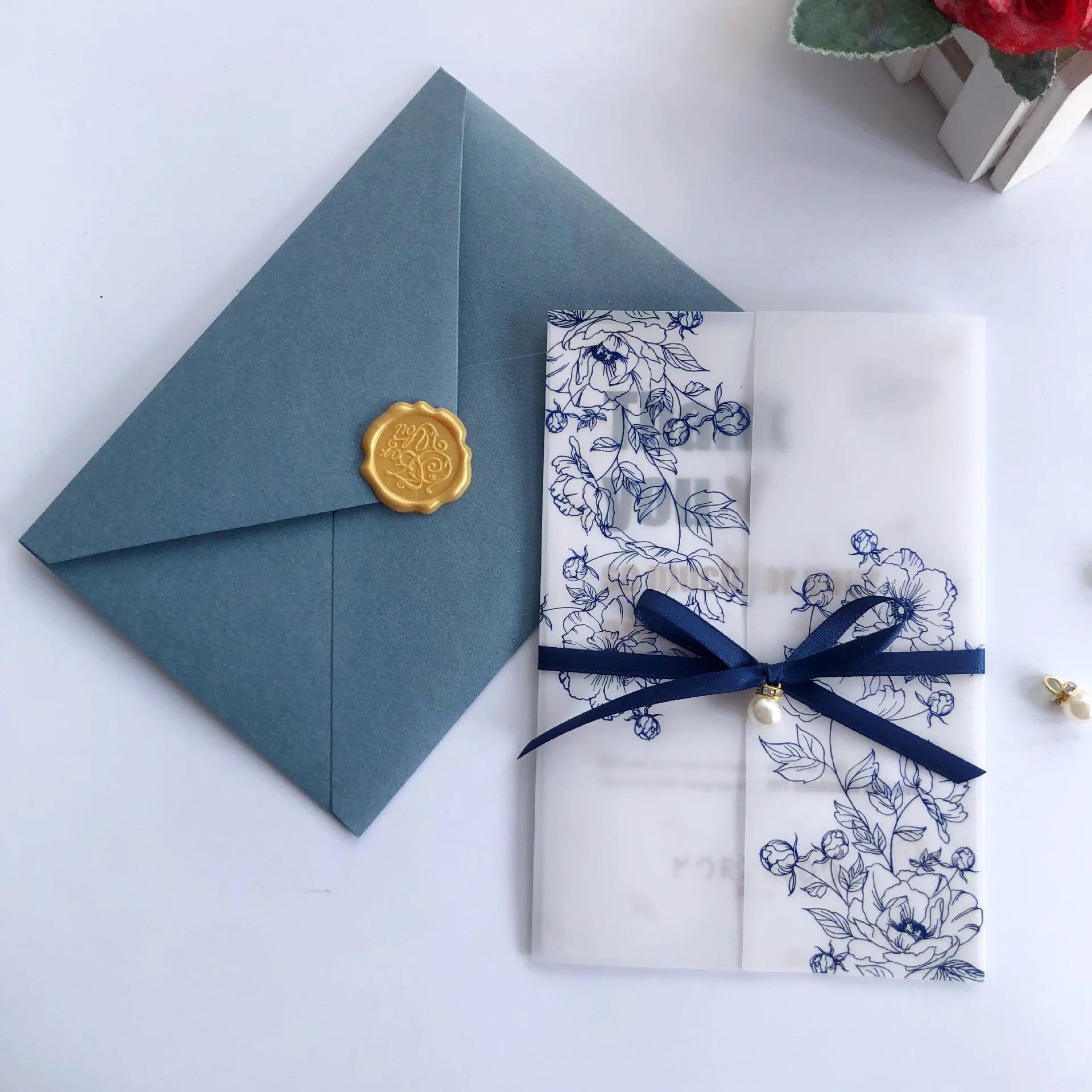 Personalized Luxury Gold Foil Vellum Paper Wedding Invitations Cards Envelopes With Ribbon