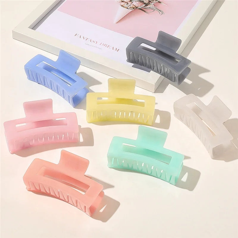 Factory Wholesale Colorful Acrylic Hair Clips Simple Large Hair Claw Clip for Women Hair Accessories