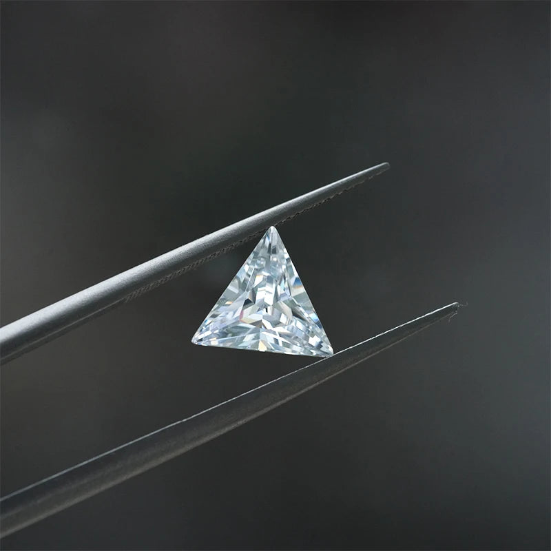 Starsgem Wholesale Gemstones Triangle Shape DEF GH White Color Synthetic Moissanite Diamond