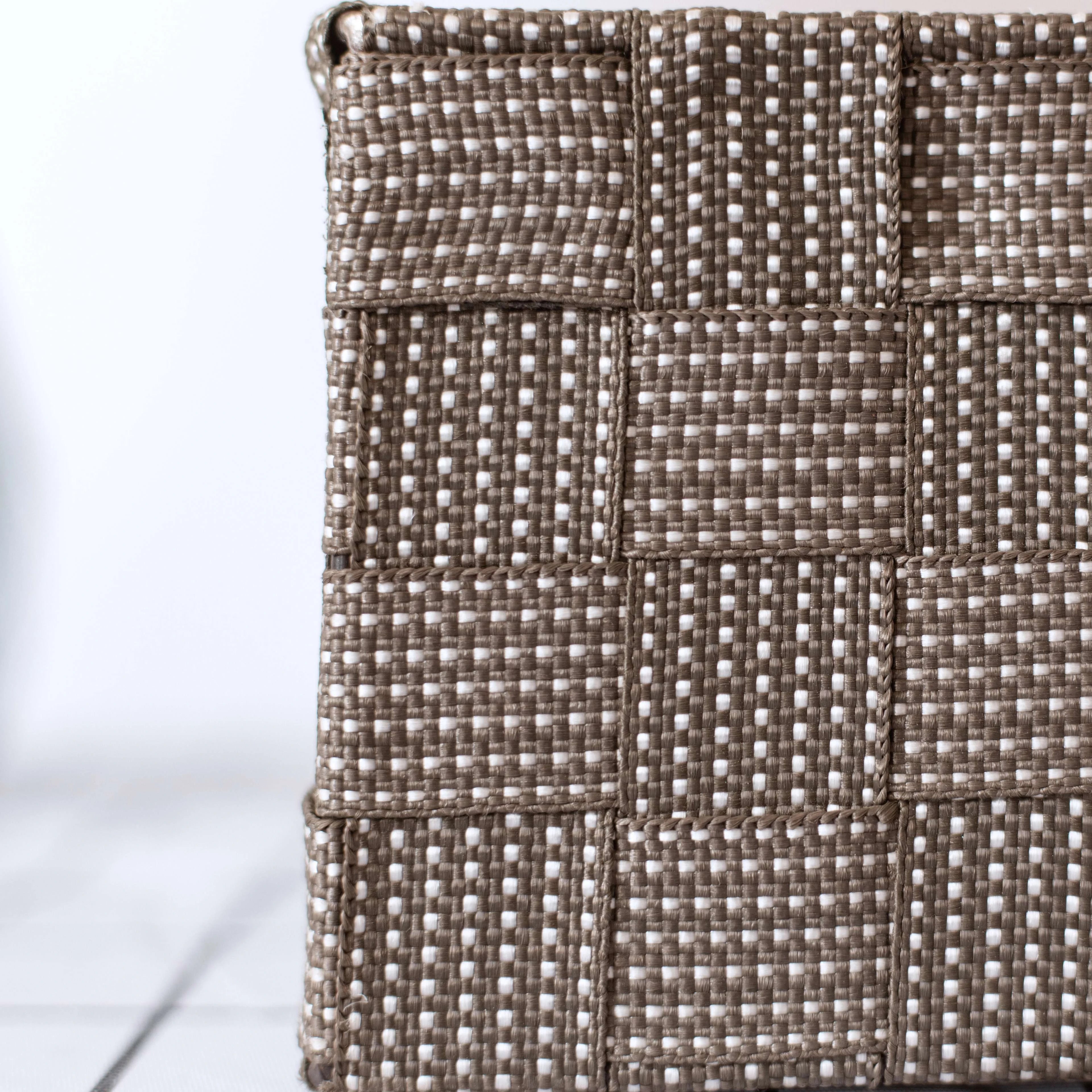 Multifunctional Trapezoid Polypropylene Wire Hand-Woven Eco-Friendly Waterproof Table Snack Basket for Sundry Storage Office