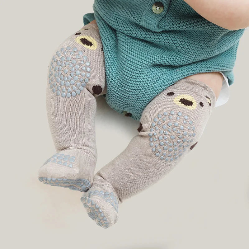 Customized Wholesale of Newborn Cartoon Knee Length Cotton Socks for Infants in Winter Non Slip Socks