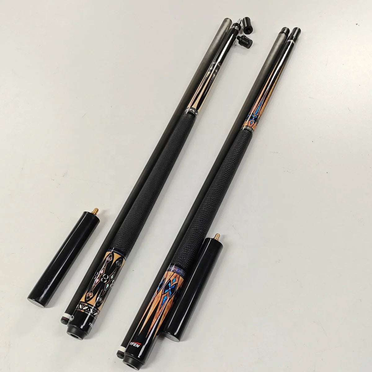 Hot Selling Billiard Cue 100% Carbon Shaft Maple Wood Butt 1/2 Pool Cue  58" Length with Extension  and Cue Joint Cover