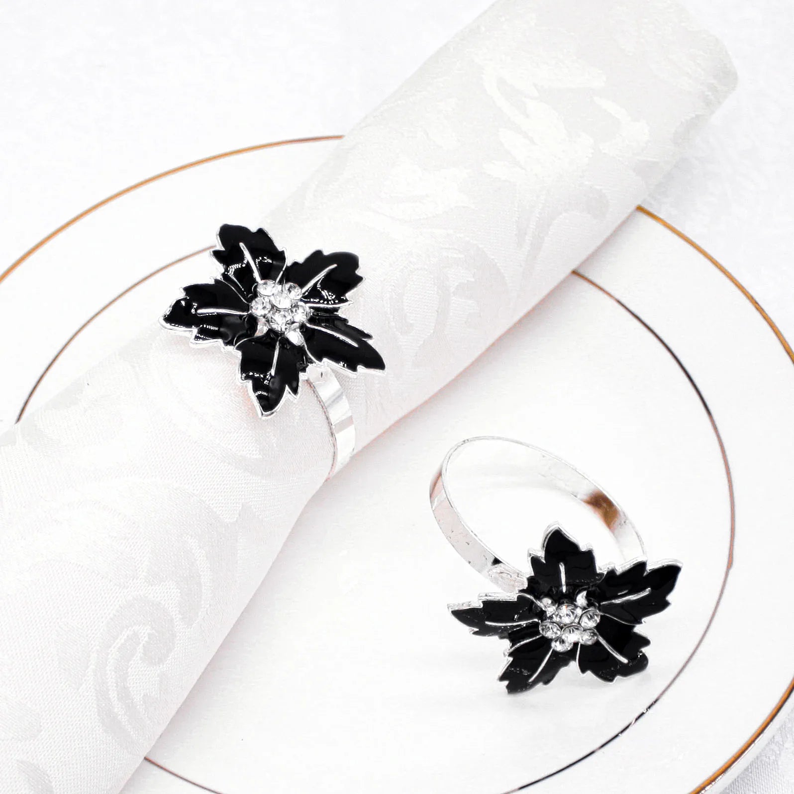 Luxury Enamel Flower Rhinestone Napkin Ring Holder Cute White Black Metal Crystal Wedding Christmas Table Party Kitchen New