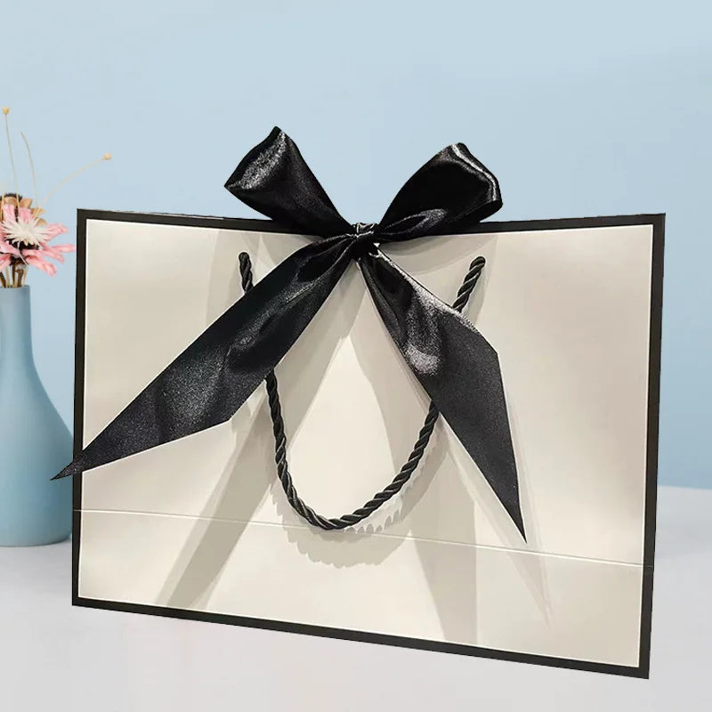 Wholesale Luxury Custom Printed Kraft Handle Paper Bag Recyclable Retail Packaging Clothing Shoes Fur Gifts Brand Logo Carton
