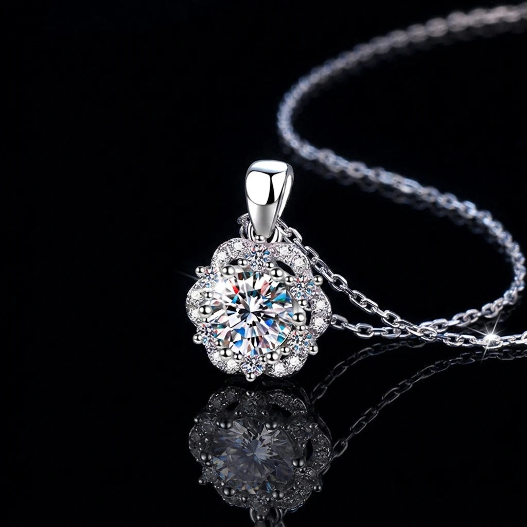 Luxury S925 Sterling Silver Pendant Necklace for Female Small Fragrant Style D-Color Rose Moissanite Necklaces