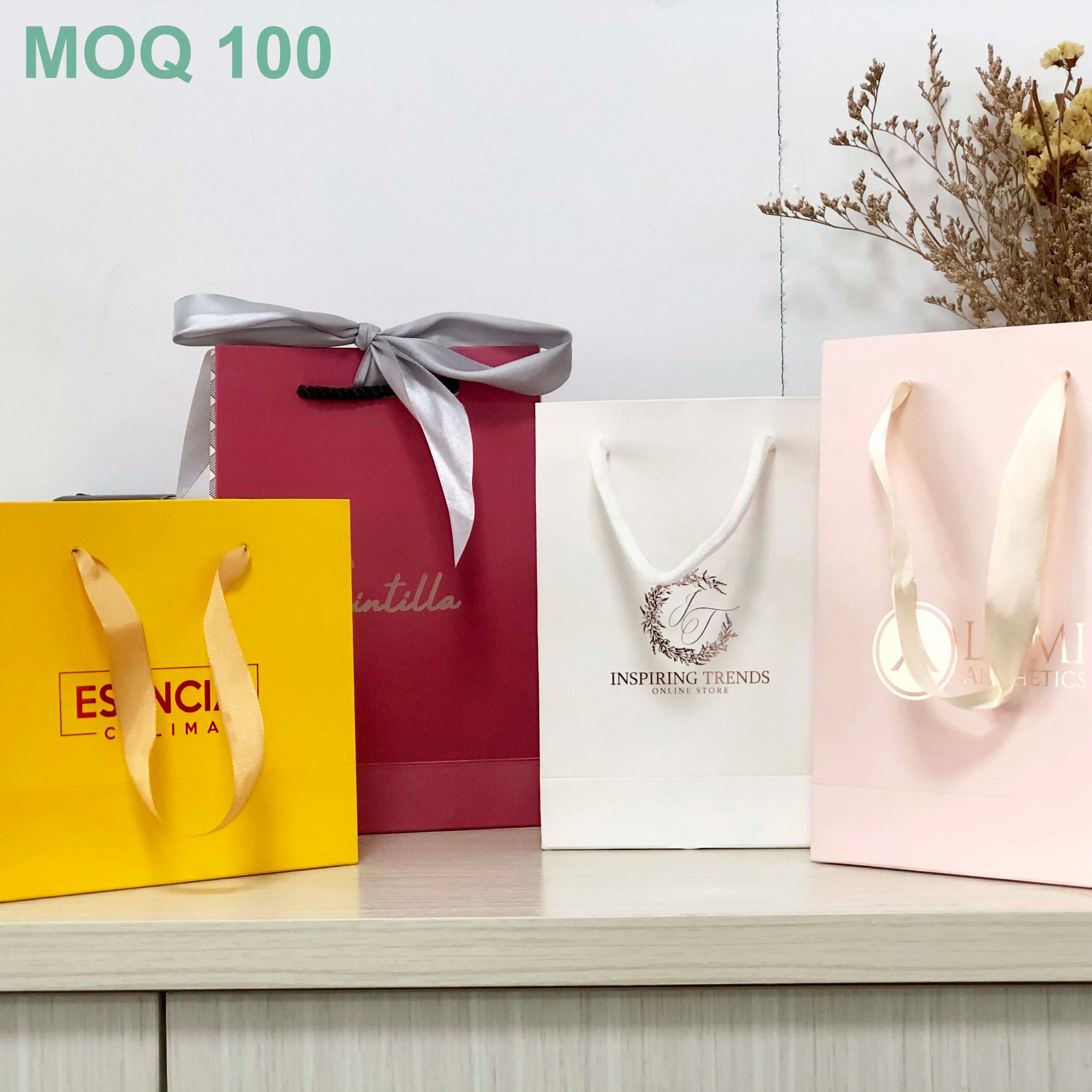 Custom Logo Printed Luxury White Paper Shopping Bags Christmas Gift Packaging Paper Bags With Own Logo Wholesale