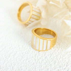 Colorful White Sea Shell European and American Shell Lines Texture Sense Ring Girls Popular Titanium Steel Gold Plated 18k