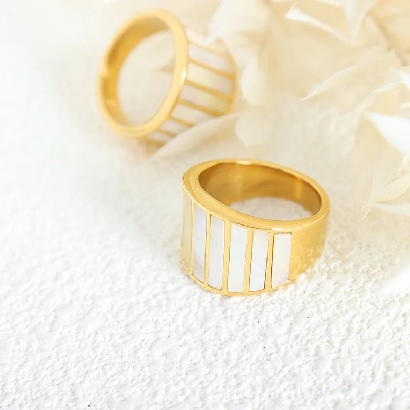 Colorful White Sea Shell European and American Shell Lines Texture Sense Ring Girls Popular Titanium Steel Gold Plated 18k
