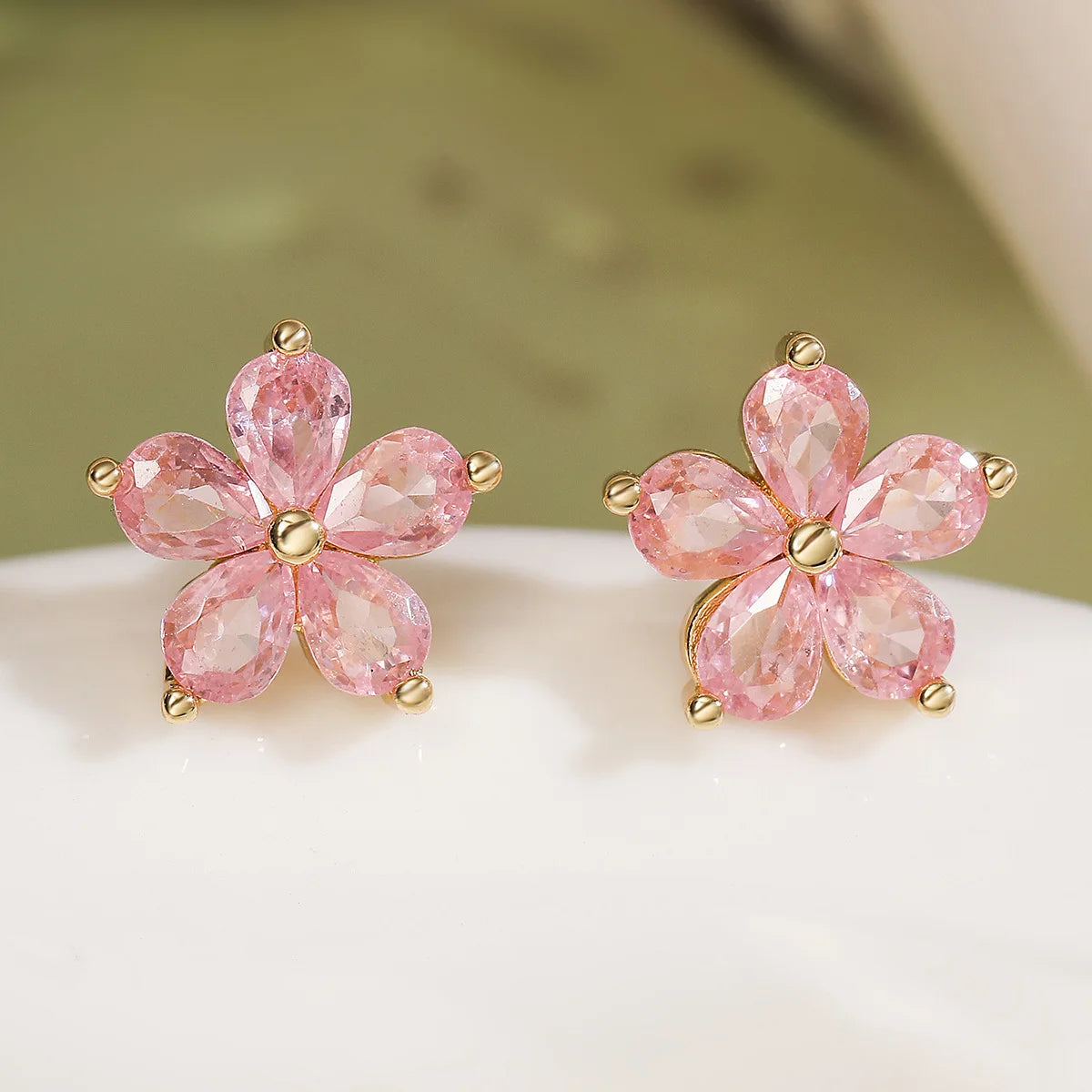 2025 Fashion Cute Flower Stud Earrings 18K Gold Plated Brass Earrings Zircon Earrings Jewelry for Girls Women
