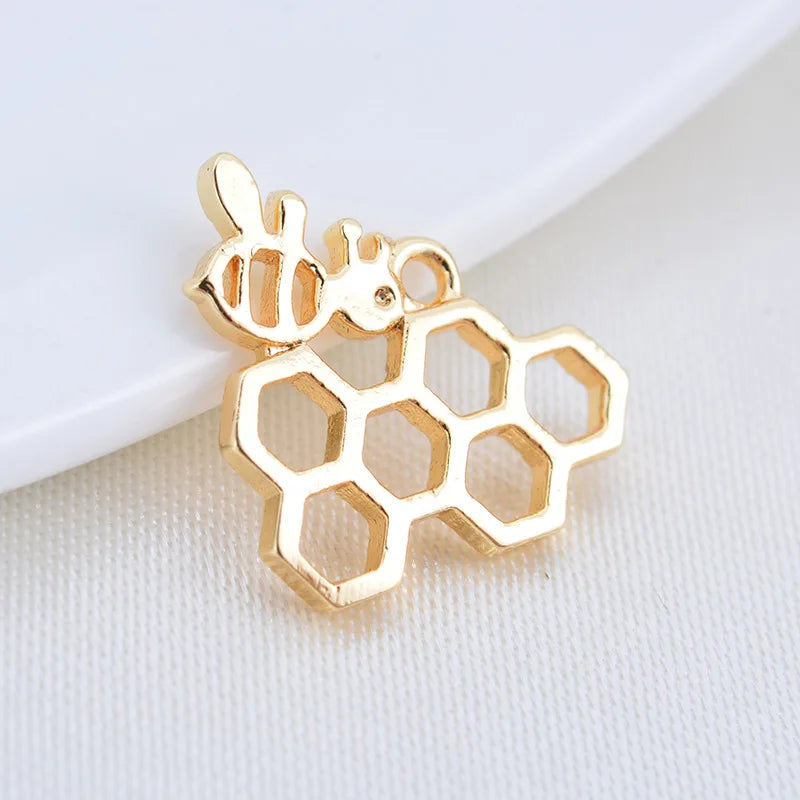 Simple 13*10mm DIY New Design Hot Selling Brass Real Gold Bee Charm Wholesale Hollow Bee Honey Pendant