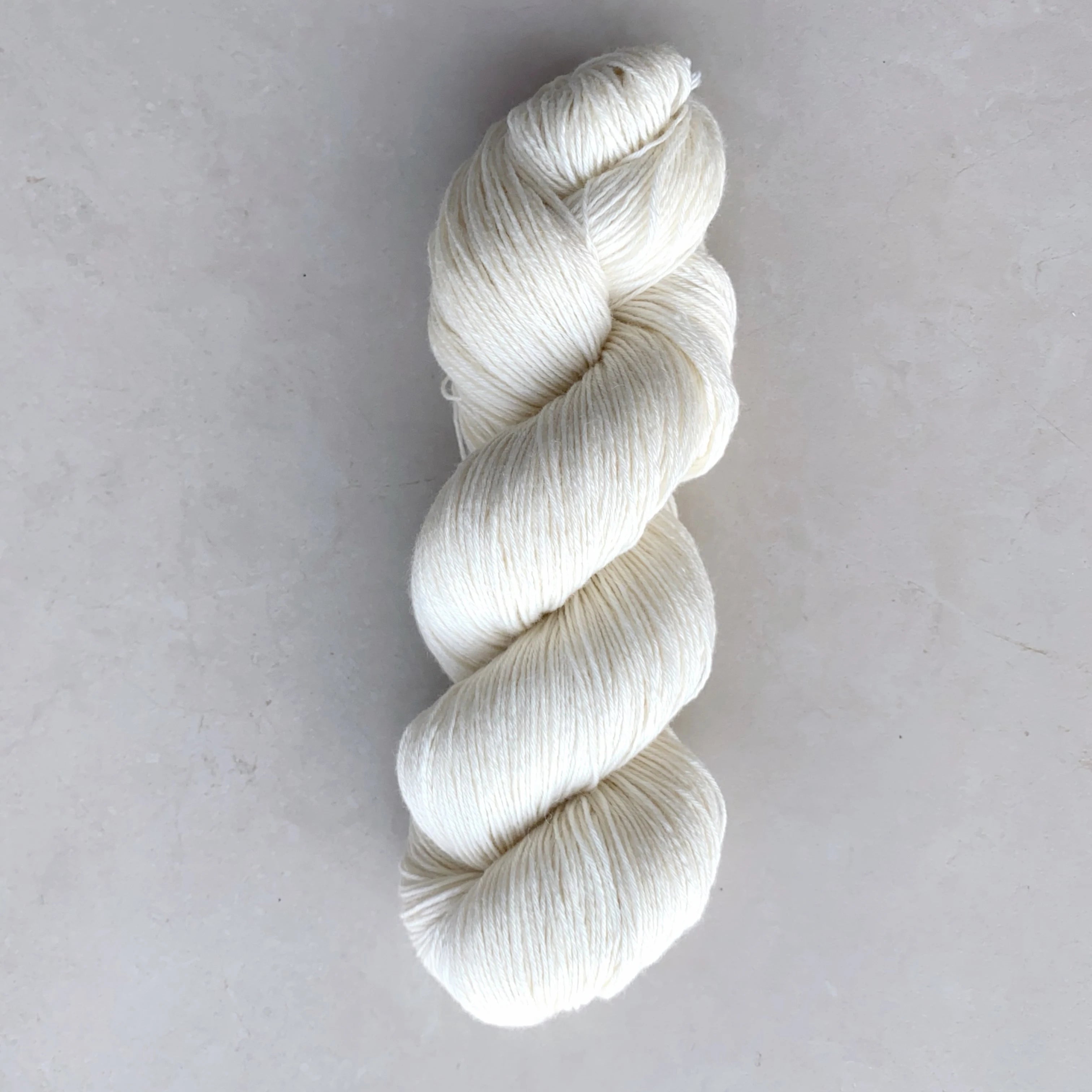 Lotus Yarns Cashmerino Aran 250m/100g Undyed 80%SW Extrafine Merino 20%Cashmere Blended Natural Fiber Yarn for Hand Dye Knitting