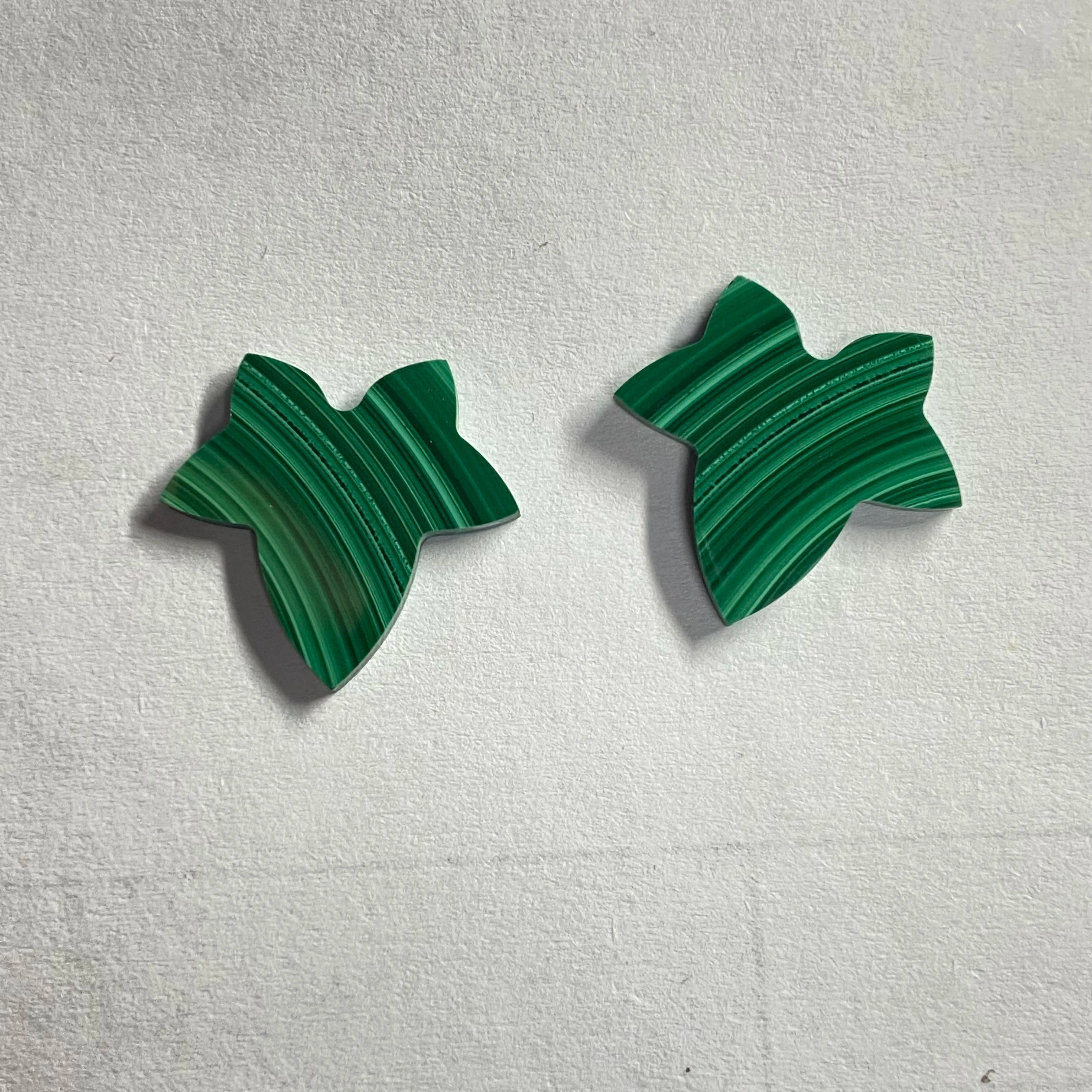 HQ Gems 15.1x16.2x1.5mm Hight Quality Double Flat Malachite Loose Gemstone Maple Leaf Malachite Stone