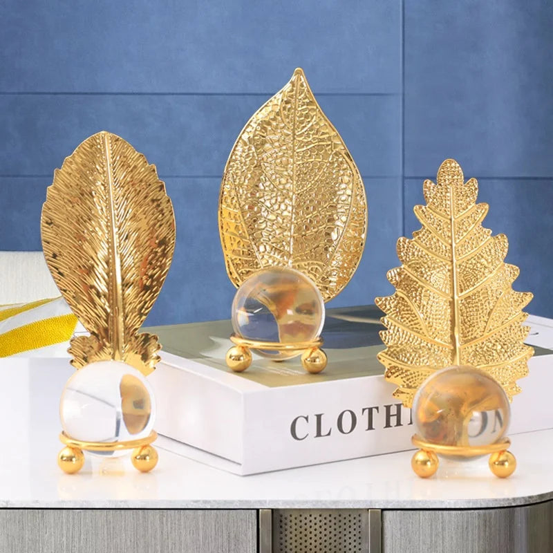 Interior Modern Nordic Table Gold Accessories Wholesale Metal Maple Leaf Art Crafts Home Decor Pieces Luxury Crystal Decor