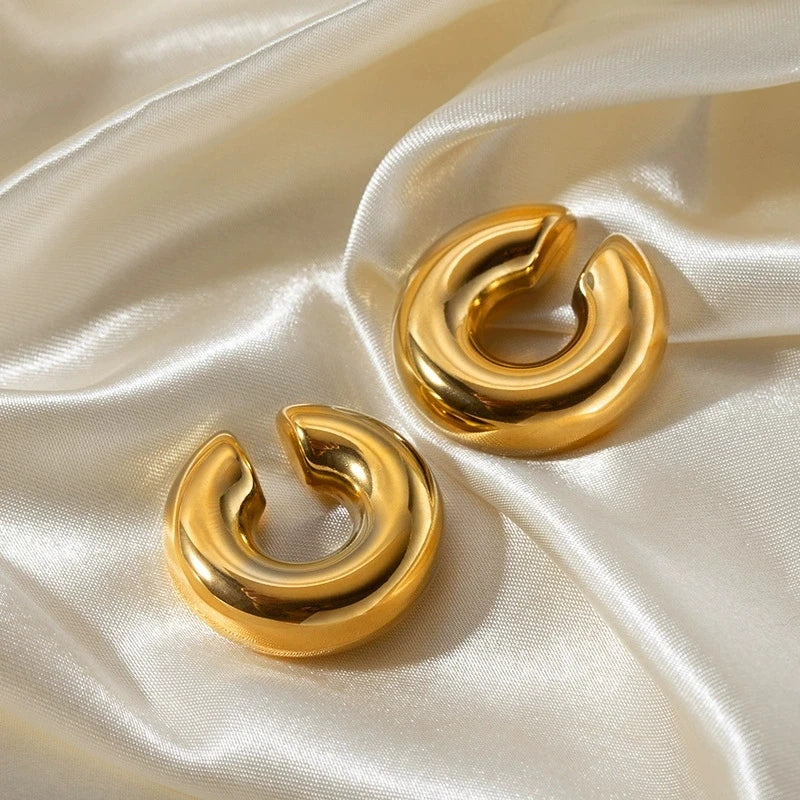 Wholesale Women's Trendy Stainless Steel Hoop Earrings 18k Gold Plated Geometric CC Design Fashion Jewelry