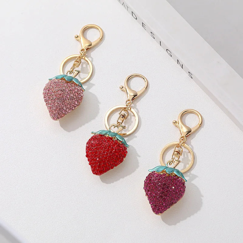 Creative Crystal Rhinestone Strawberry Key Chains Red Enamel Metal Fruit Keyring Women Bag Charm Pendant Strawberry Keychain