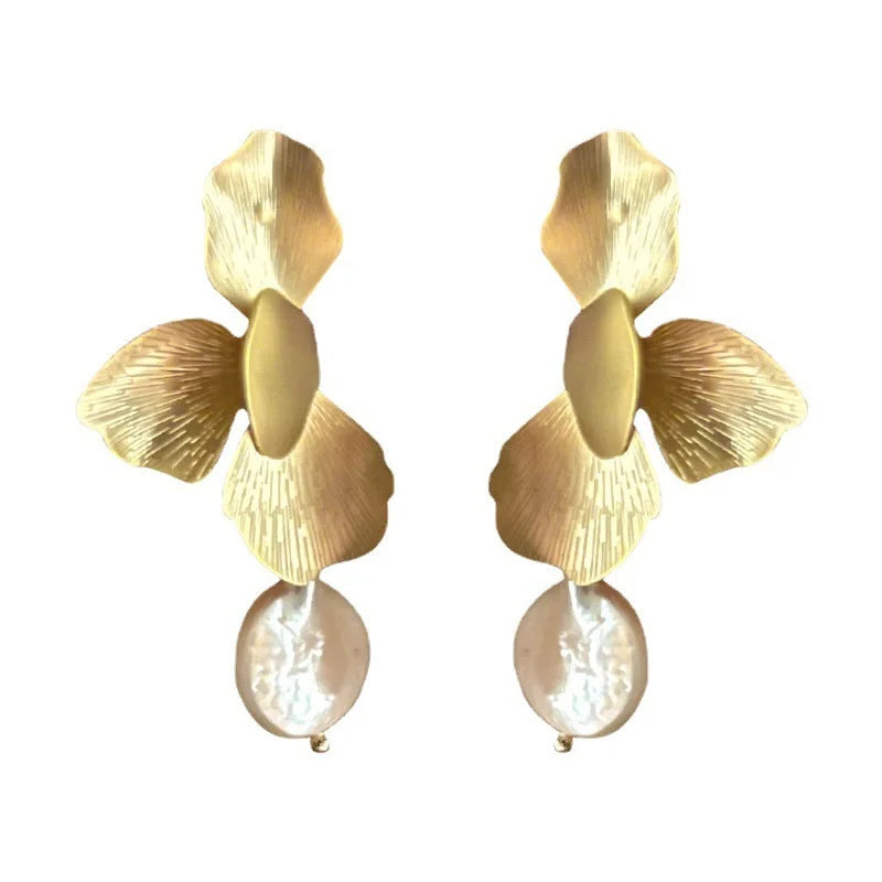 Korean Popular Designer New Alloy Flower Irregular Petal Baroque Pearl Vintage Party Statement Drop Earrings Women