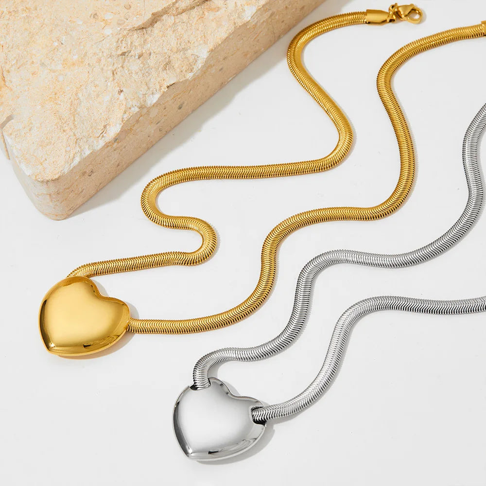 YL 2025 Fine Love Heart Shaped Necklace 18K Gold Plated Snake Chain Heart Pendant Stainless Steel Necklace for Women