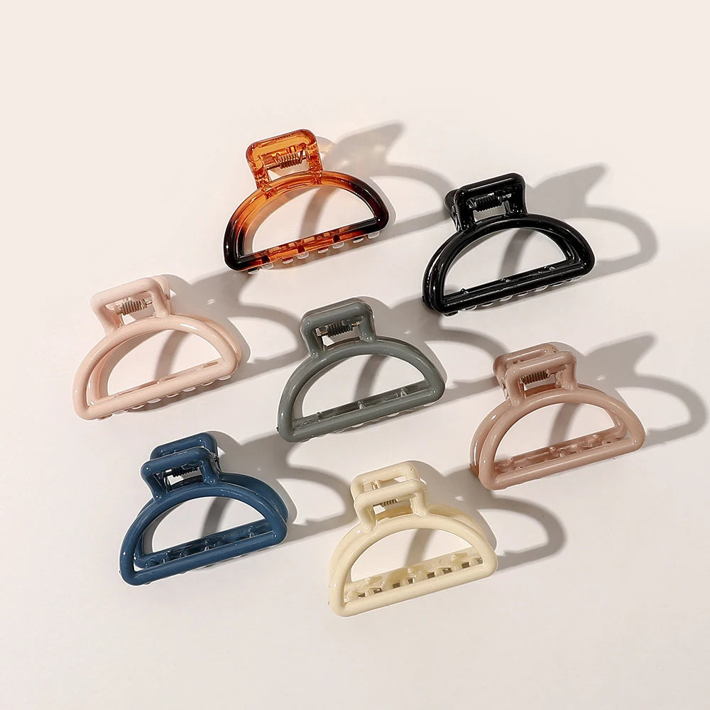 Korean Hollow Semicircle Geometric Hair Clip Claw Girls Simple Ponytails Shark Hair Clip Female Elegant Resin Hair Claw Clips