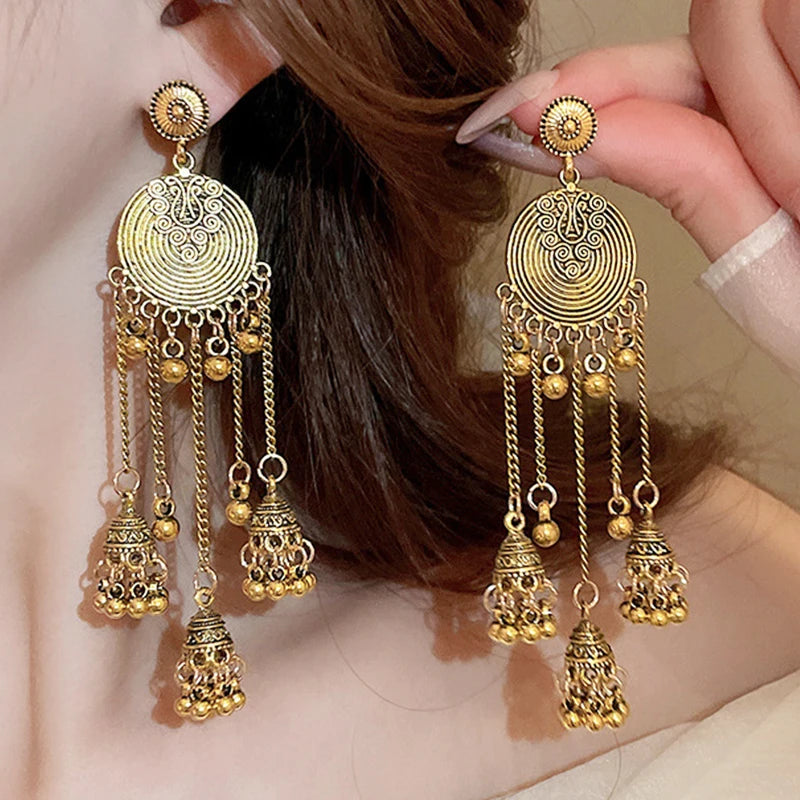 2025 New Arrival Fashion Jewelry Indian Vintage Ethnic Round Tassel Silver Earrings Retro Antique Gold Chandelier Earrings