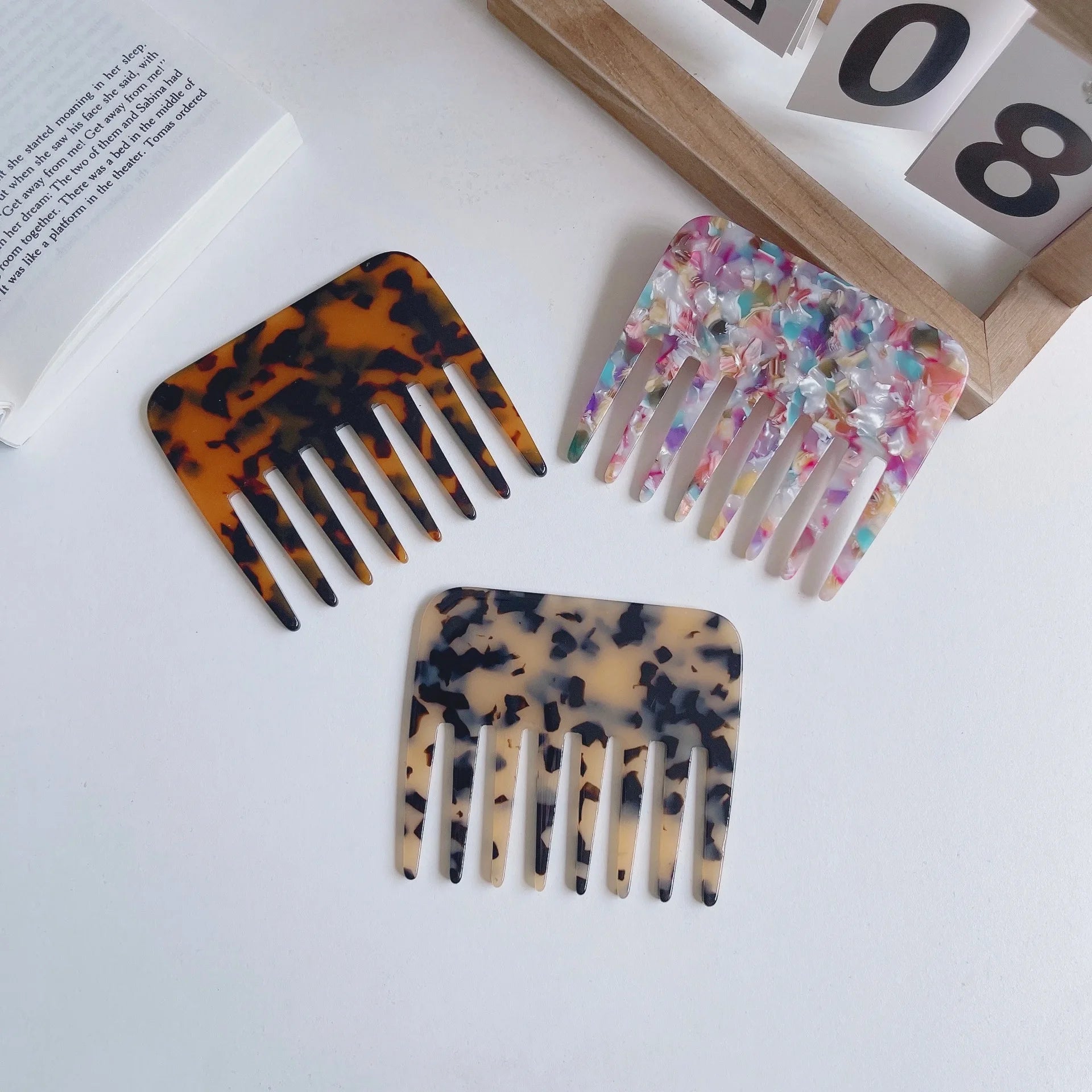 YJL Fashion Marbling Wide Teeth Anti-Static Acetate Hair Comb Leopard Retro Elegant Women Comb Colorful Girls Hair Comb