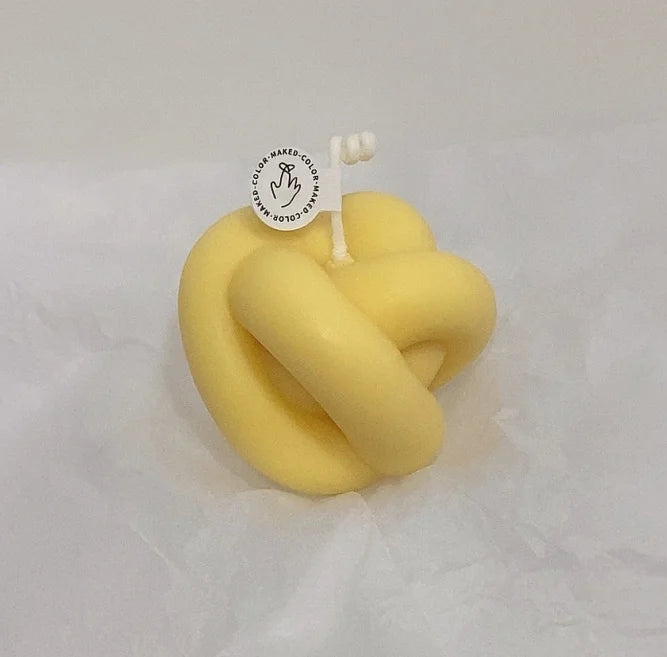 Handmade Beeswax Yarn Ball Knotted Scented Candle Soy Wax Core-Abstract Smokeless Home Decor for Valentine's Day Wedding