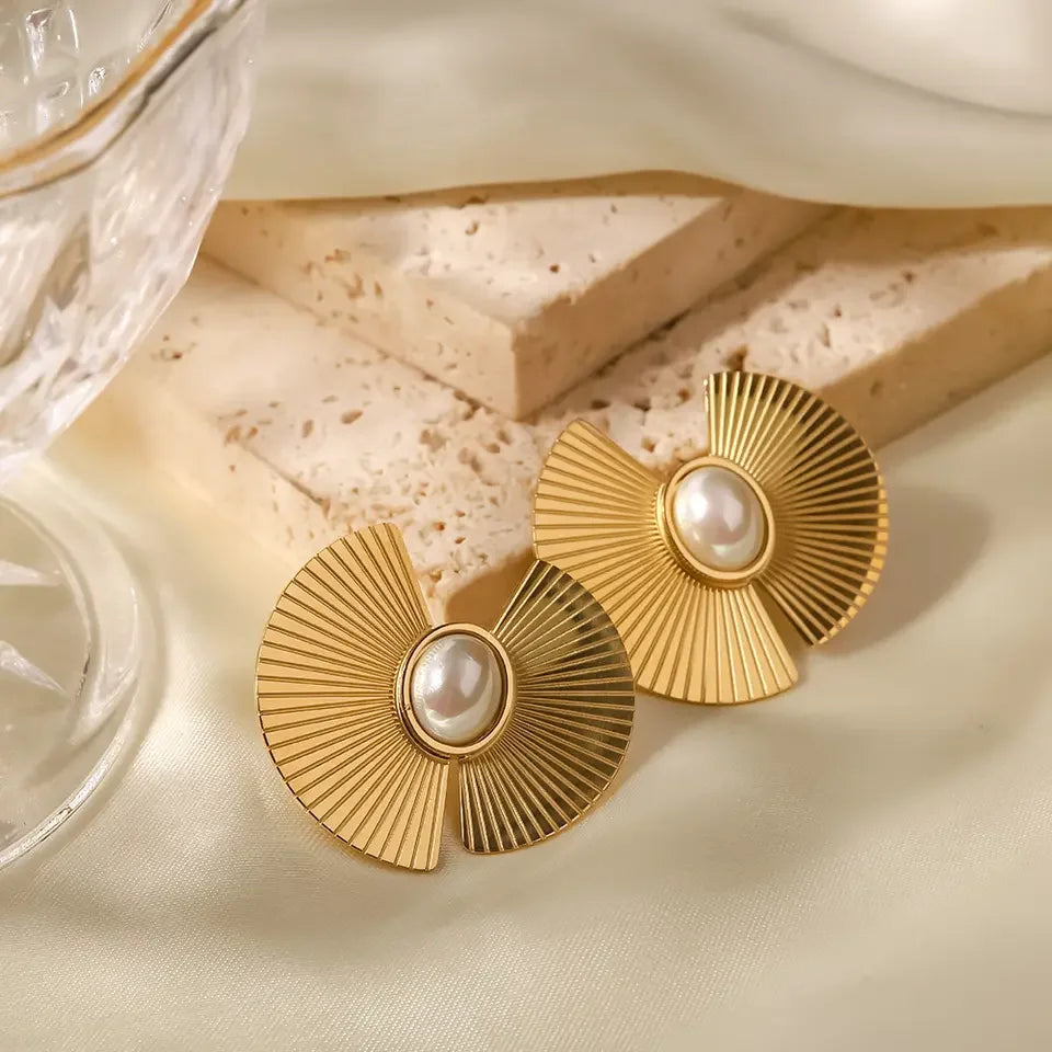 Trendy 18K Gold Plated No Fading Stainless Steel Flower Geometric Fan Design Pearl Stud Earrings for Women
