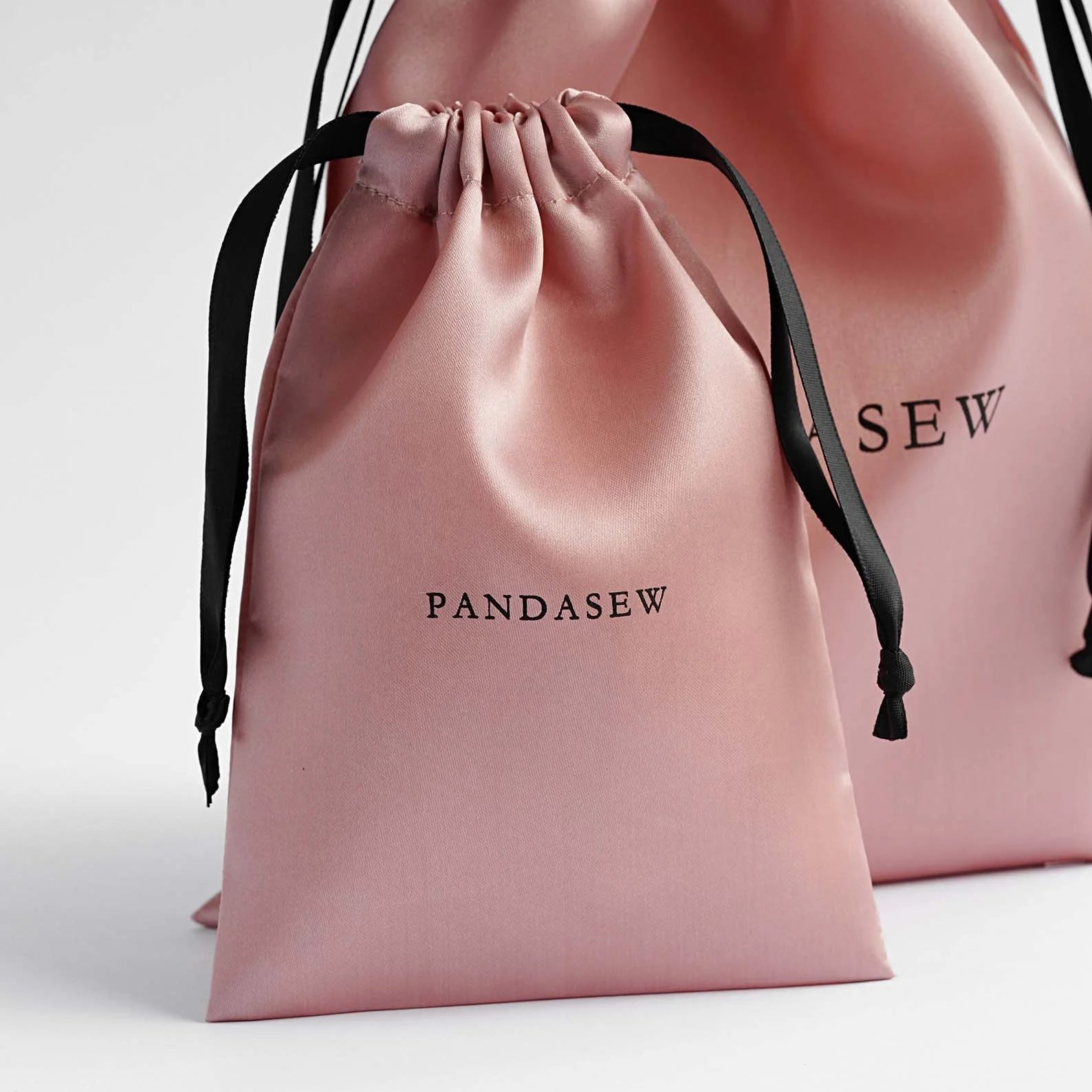 PandaSew Wholesale Custom Logo 13x10cm Pink Drawstring Satin Package Jewelry Pouch Dust Bag