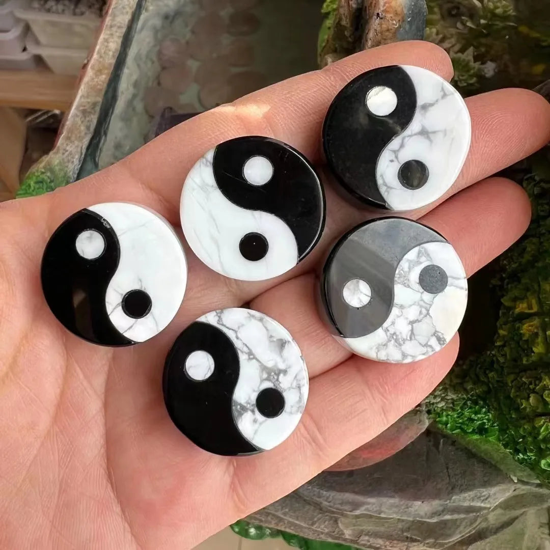 2025 Wholesale Tai Chi Yin Yang Natural Healing Crystal Round Shape Crafts Craving Stone Decoration Jewelry
