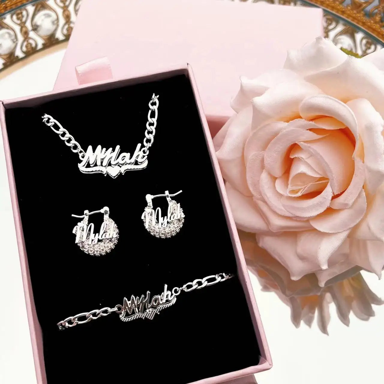 QIUHAN OEM 2024 3 Piece Custom Zirconia Stud Earrings Kids Name Jewelry Set