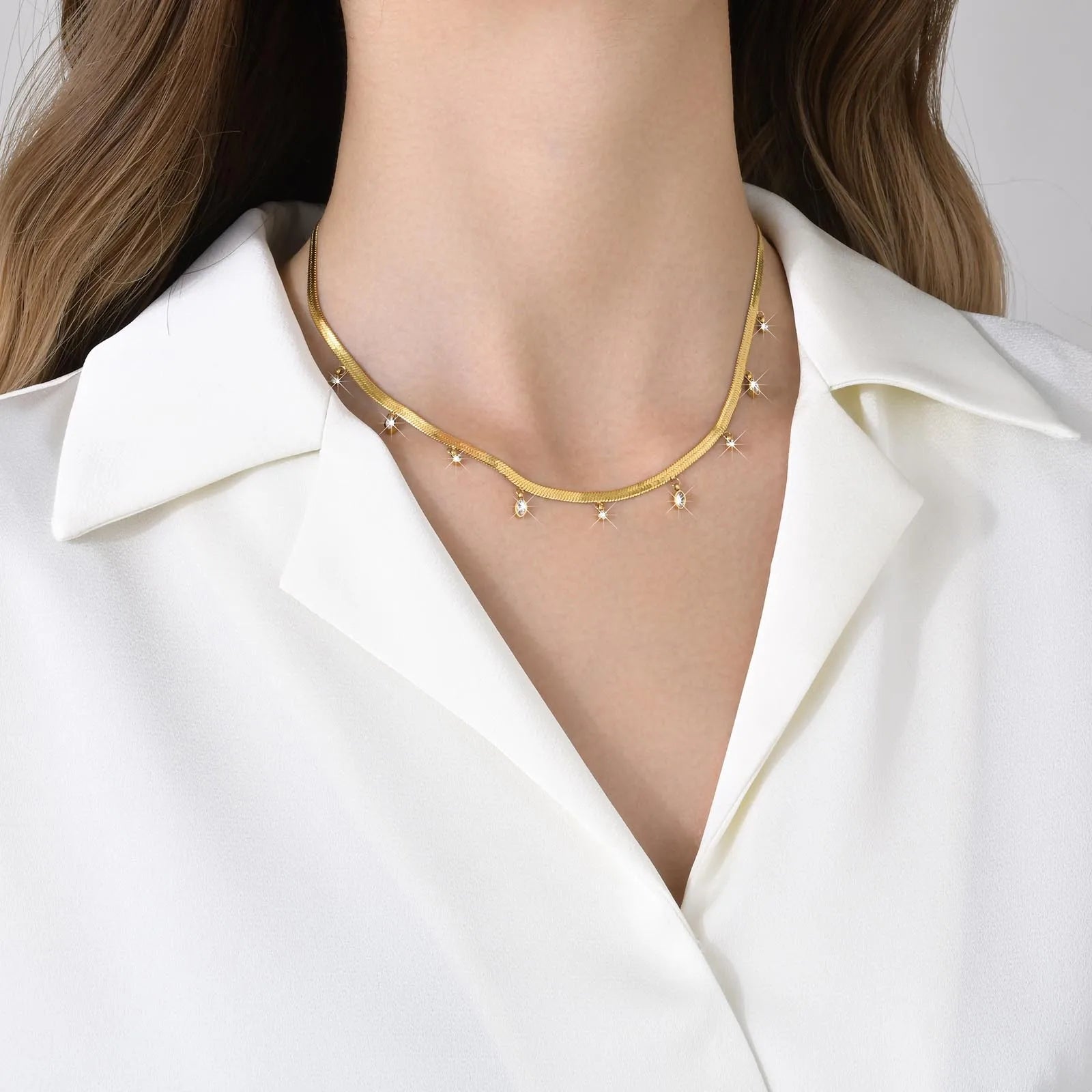 Titanium Steel Ornaments Cool Wind Women's Stainless Steel Inset Zircon Water Drop Blade Chain Necklace Gold Necklace