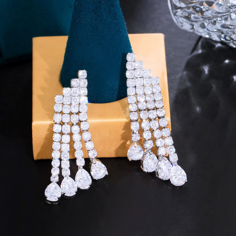 2023 New Designer 3A Ice Out Zircon CZ Statement Long Tassel Chain Drop Earrings Jewelry for Bridal Dinner Party Wear