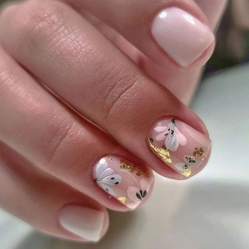 Dropshipping 24 Pcs 3763 Elegant Floral Nail Art Gold Foil Accents Short Square Nails Press on Nails Artificial Fingernails