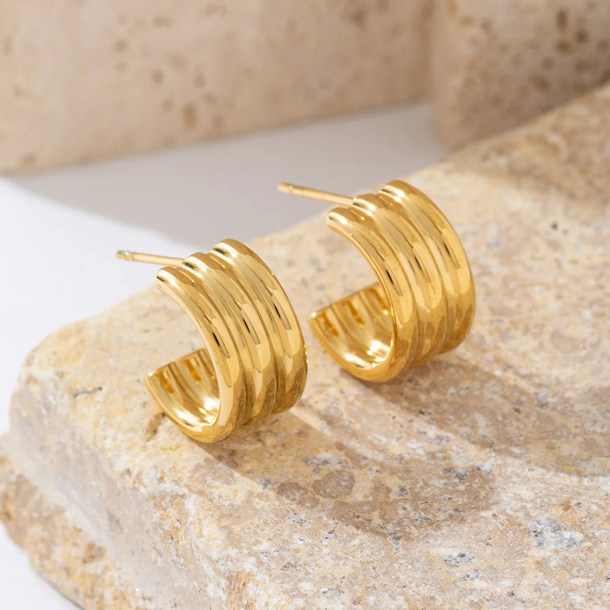 Retro Trendy Cc Earrings Minimalist 18K Gold Plated Three-Layer Striped C-shape Hoop Earrings for Women