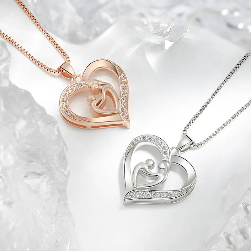 Classic Fashion Mother's Day Gift Mama Necklace Mother Child Hug Cubic Zircon Love Heart Pendant Necklace for Mom Jewelry