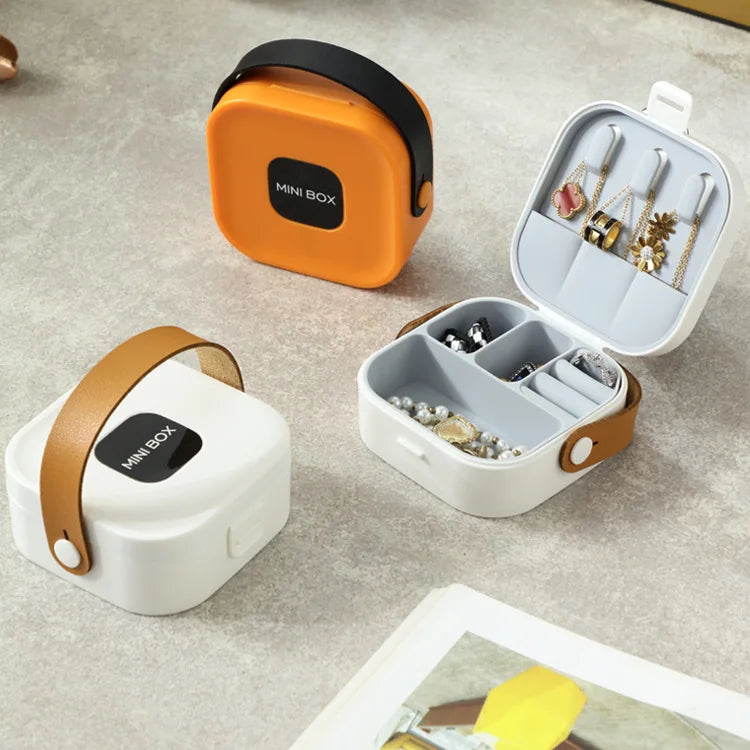 Wholesale Simple Exquisite Portable Multi-Functional Plastic Lipstick Jewelry Box with Leather Handle for Travel