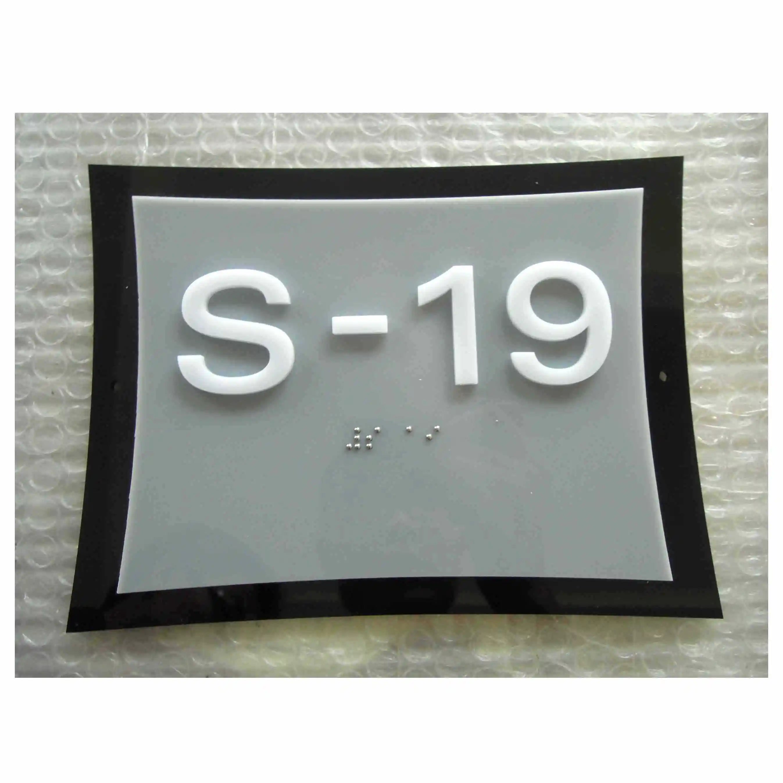 Custom Acrylic Hotel Door Plate with Braille Room Number Sign for Enhanced Accessibility