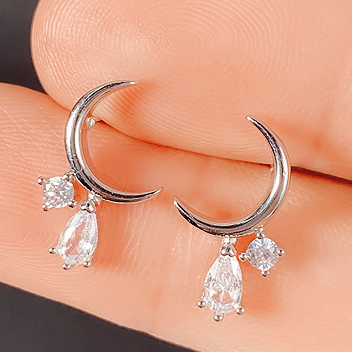 CAOSHI OEM Minimalist Style Crescent Moon Design 3A Zircon Earrings for Women Fashion Silver/Gold Plated CZ Small Stud Earrings