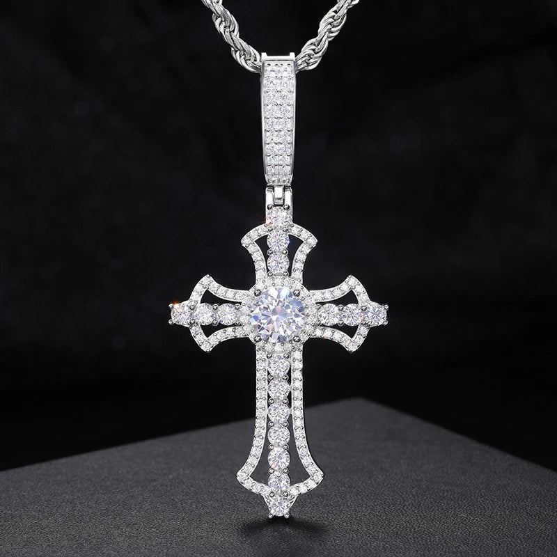 New Arrivals Christian Style Hip Hop Jewellety 925 Sterling Silver VVS Moissanite Diamond Iced Out Cross Pendant for Rappers
